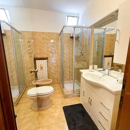 Lägenhet Sband House On Valmadrera