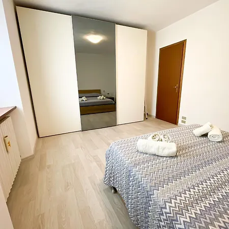 Apartment Sband House On